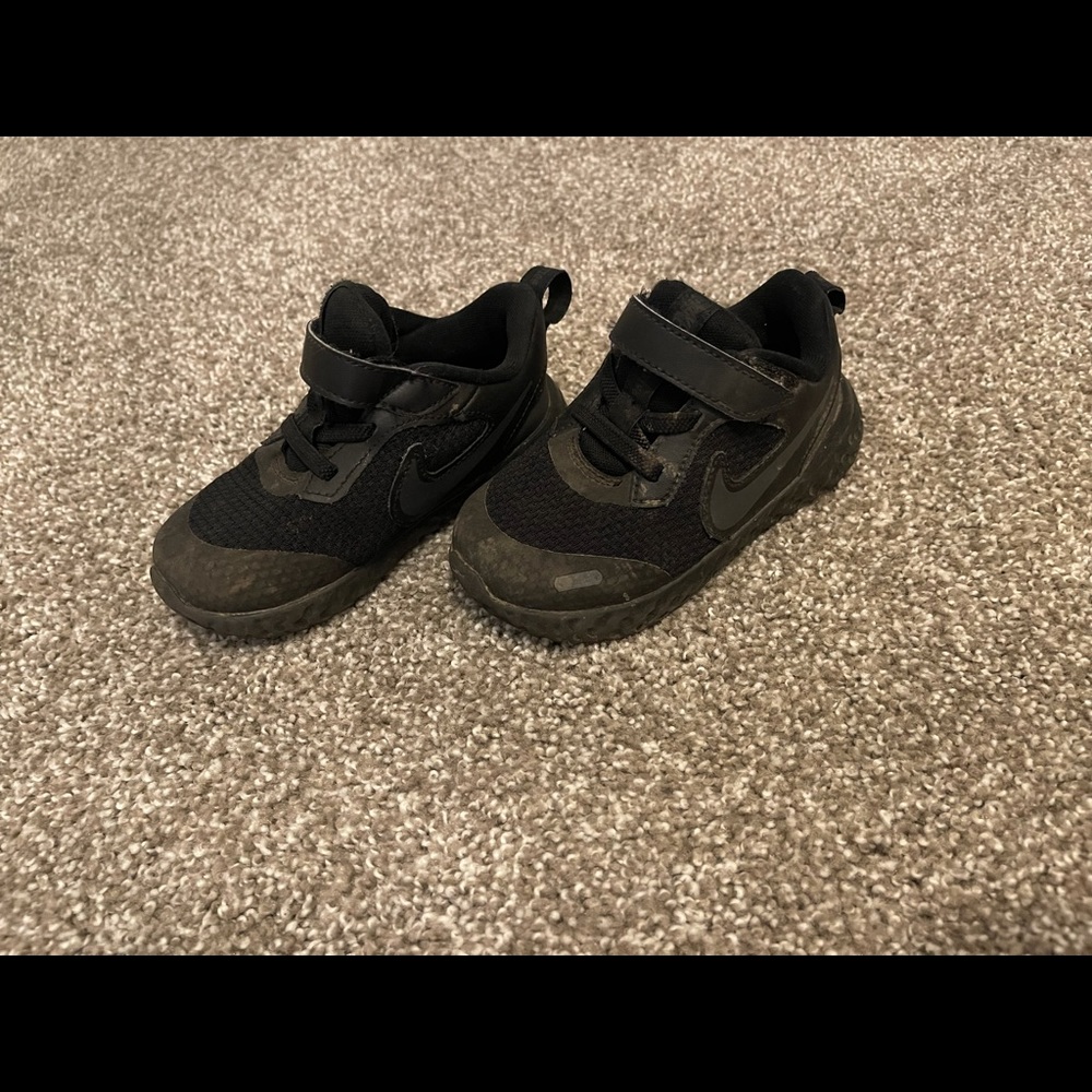 Toddler Nike shoes